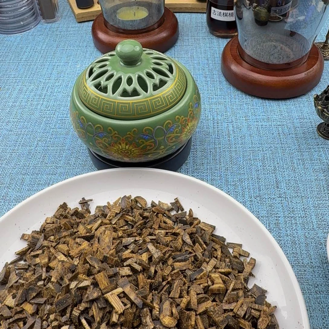 香料电子炉熏香炉一个