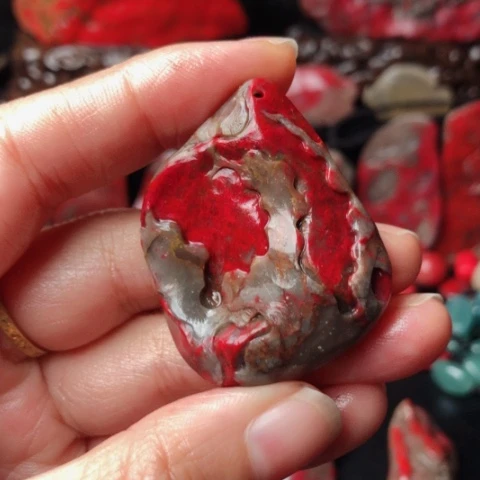 昌化鸡血石昌化鸡血石原石挂件