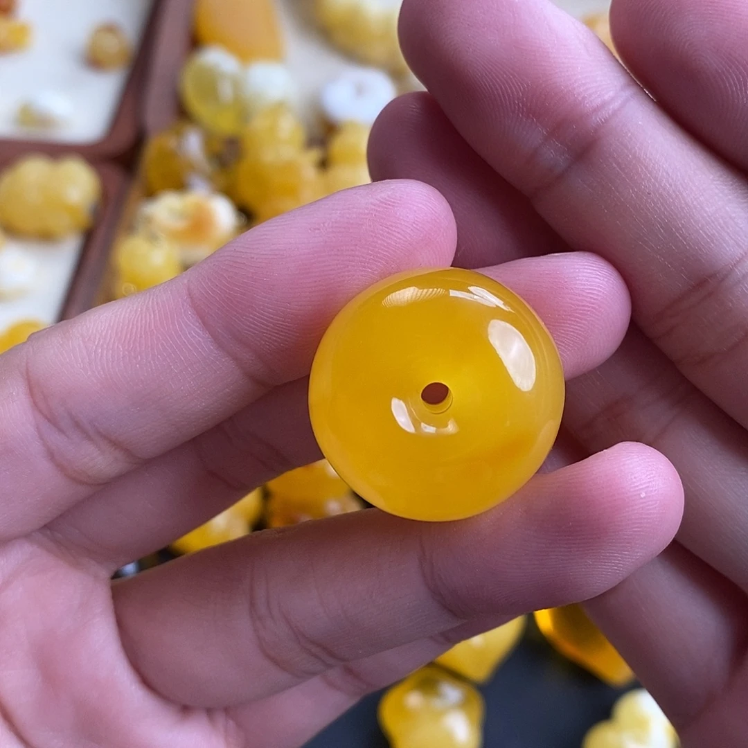 啷****琥珀未镶嵌珠宝奇石