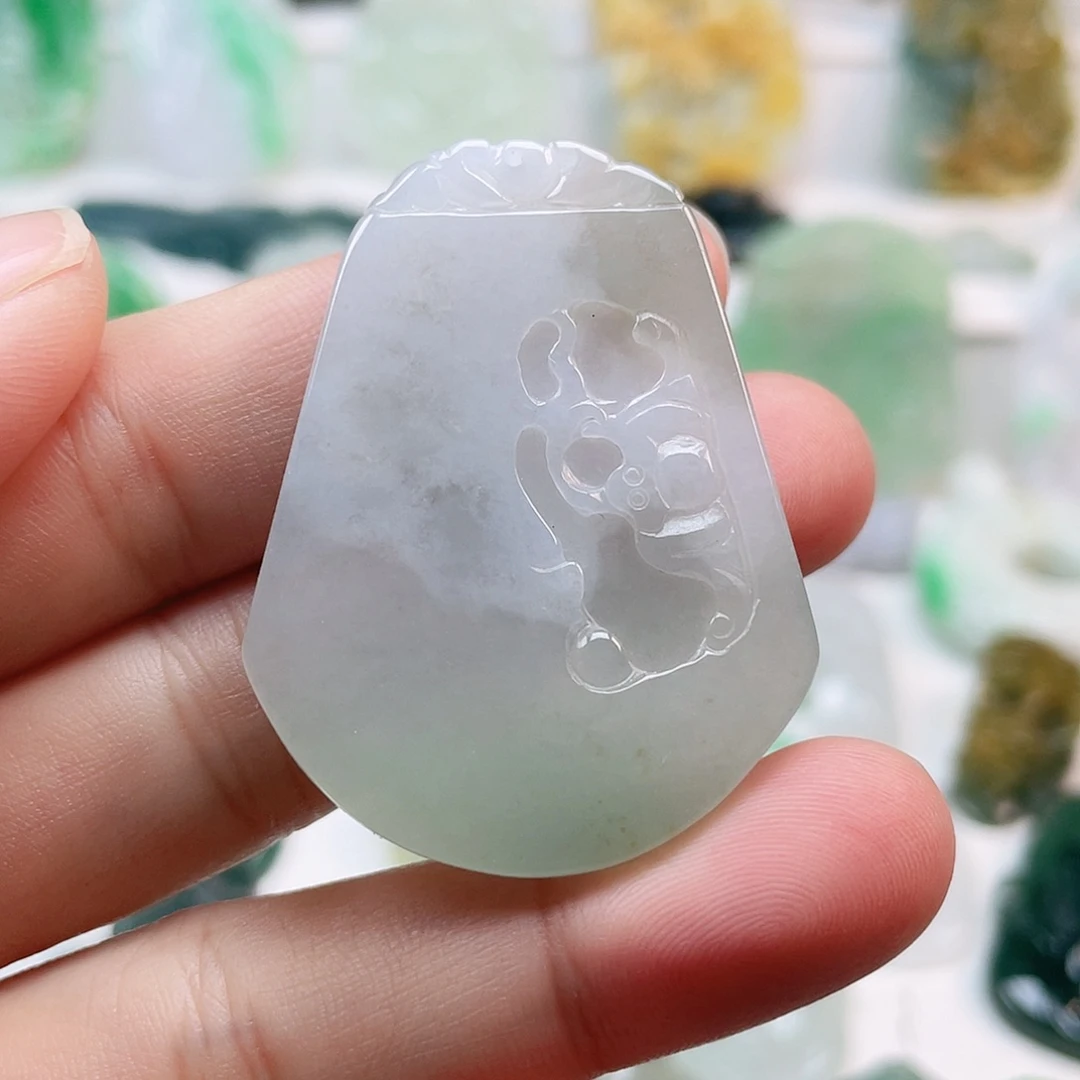 翡翠颈饰未镶嵌花牌