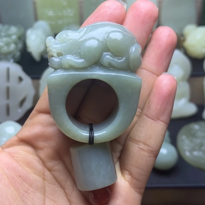 和田玉18K金镶嵌颈饰