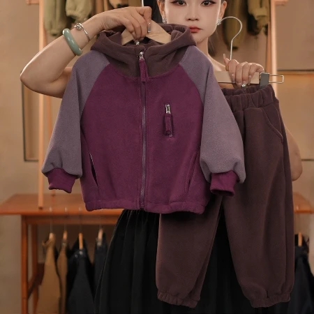 2025秋冬款男女童中小童休闲树莓紫拼接连帽奥利绒套装