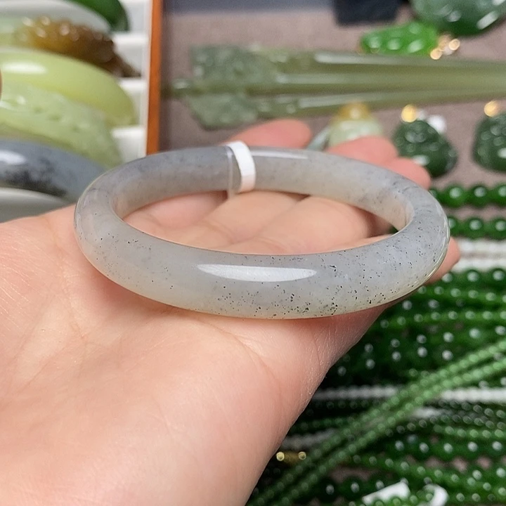 和田玉未镶嵌手镯53 54