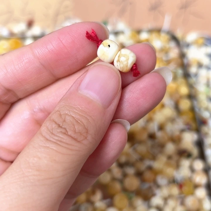 裸石蜜蜡未镶嵌7.5mm一对