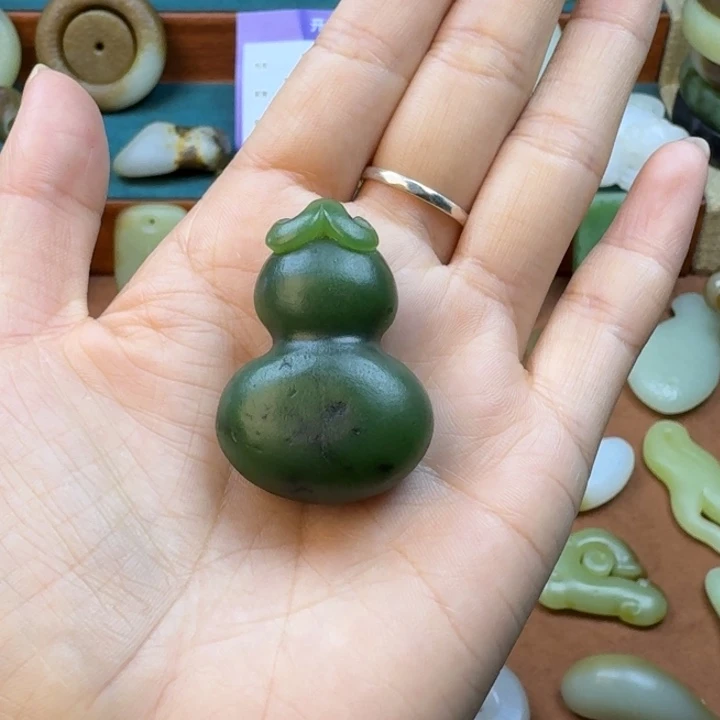 和田玉（碧玉）未镶嵌颈饰