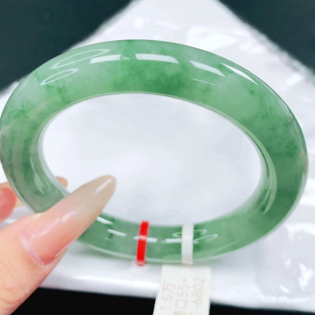 翡翠未镶嵌手镯55.56