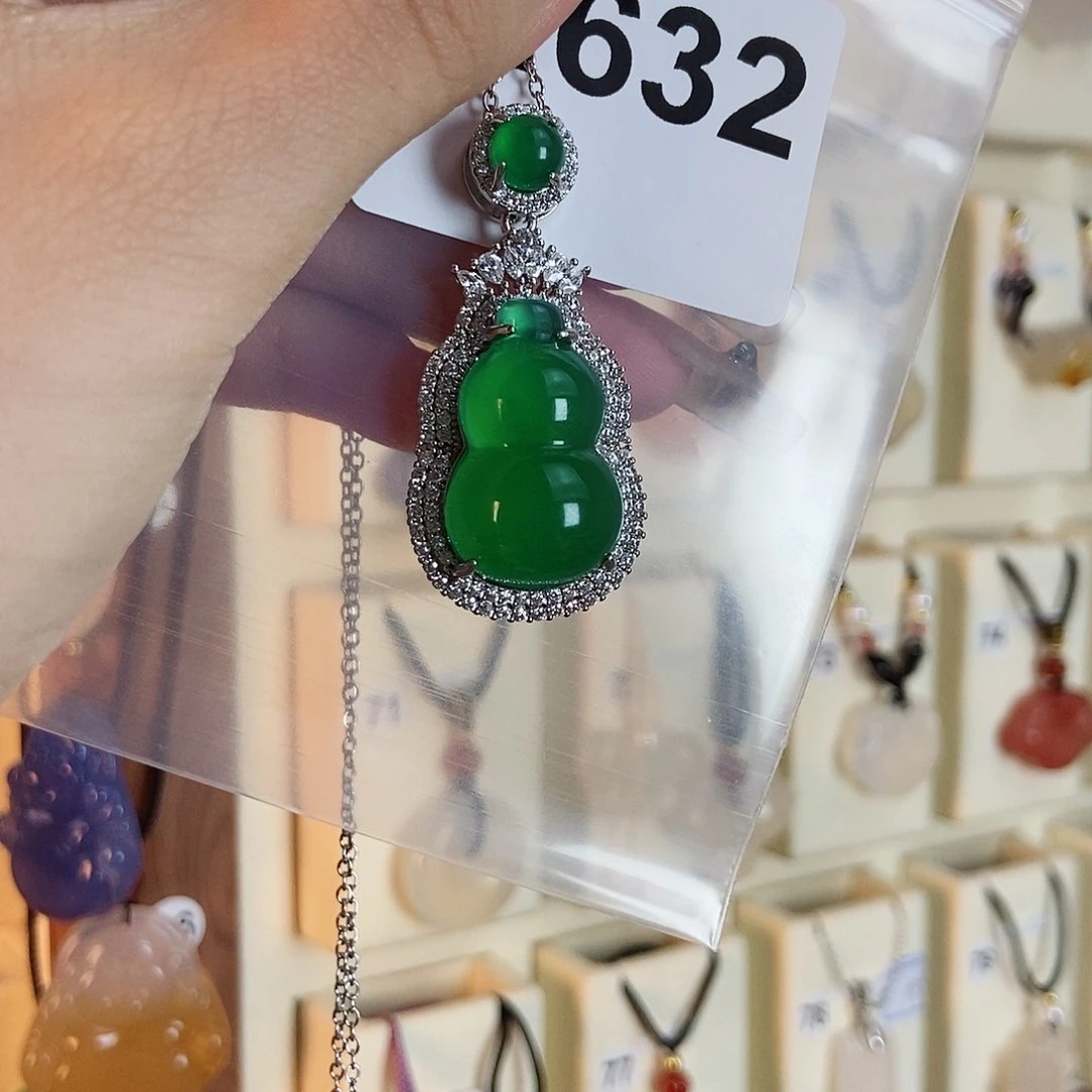 玛瑙/玉髓颈饰合金