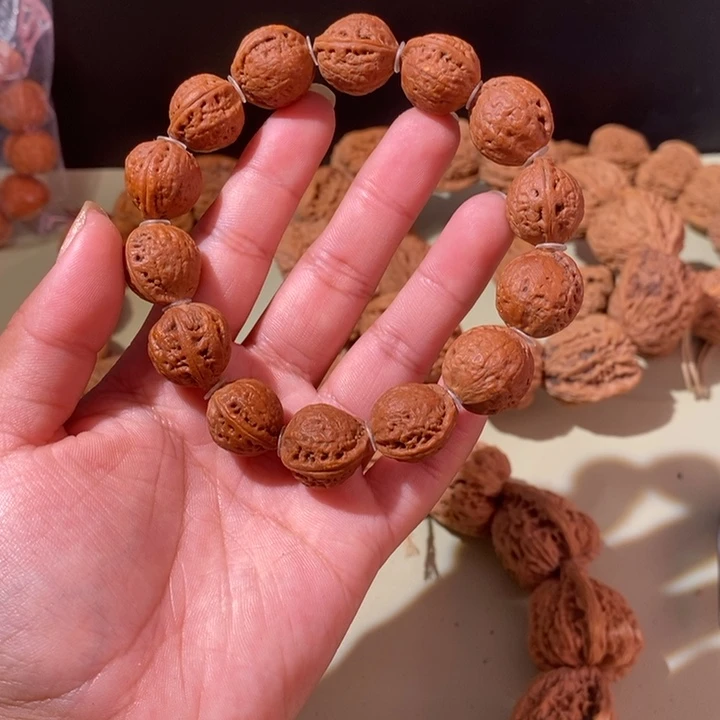 文玩核桃手串……29