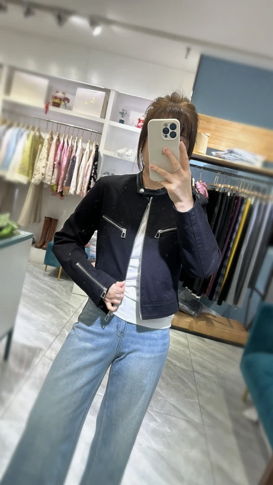 春秋短外套女秋季气质百搭休闲风黑色女士短款女装不起球立领