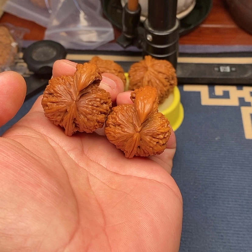 【闪购商品】文玩核桃把件39全品白狮子犀牛