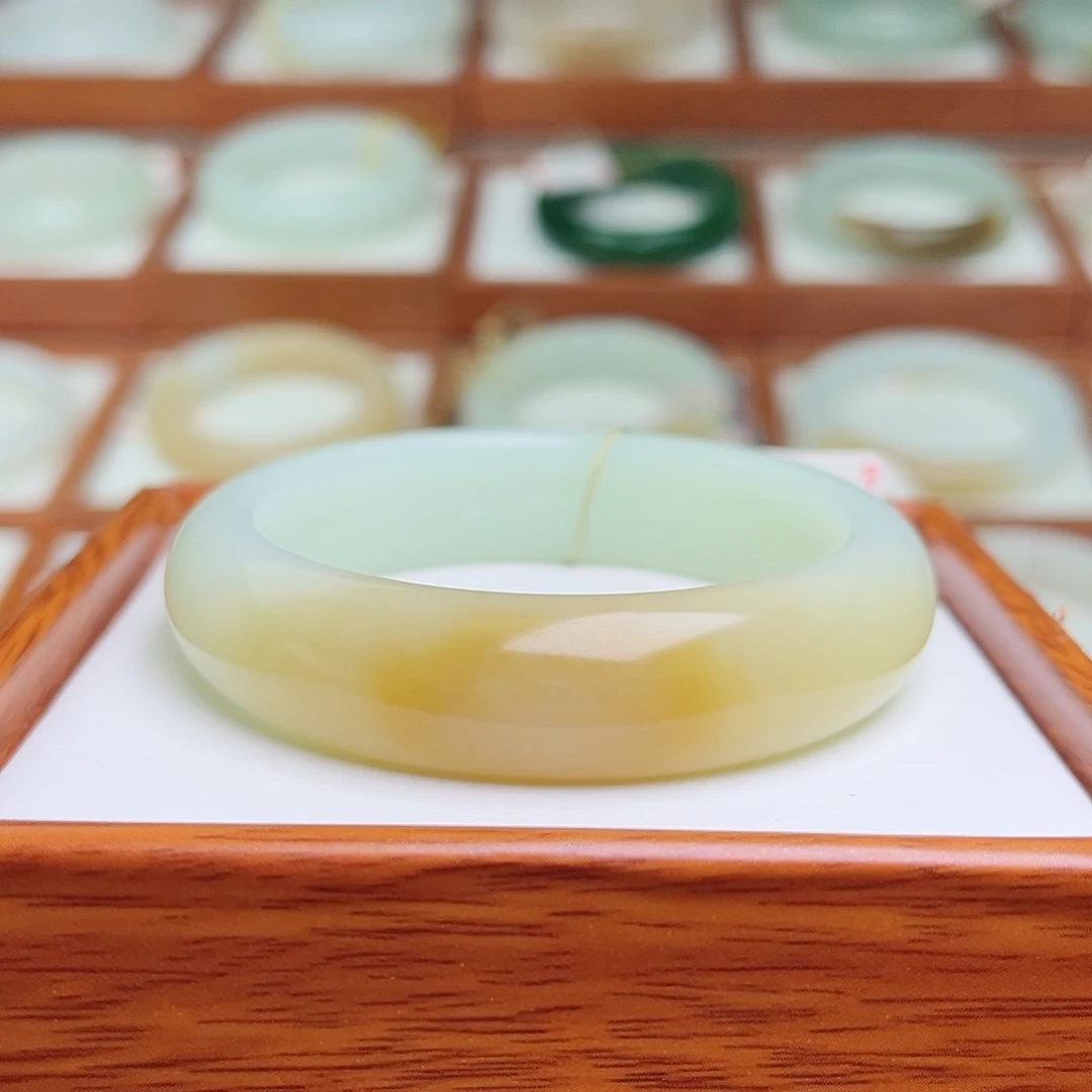 未镶嵌手镯和田玉54.7