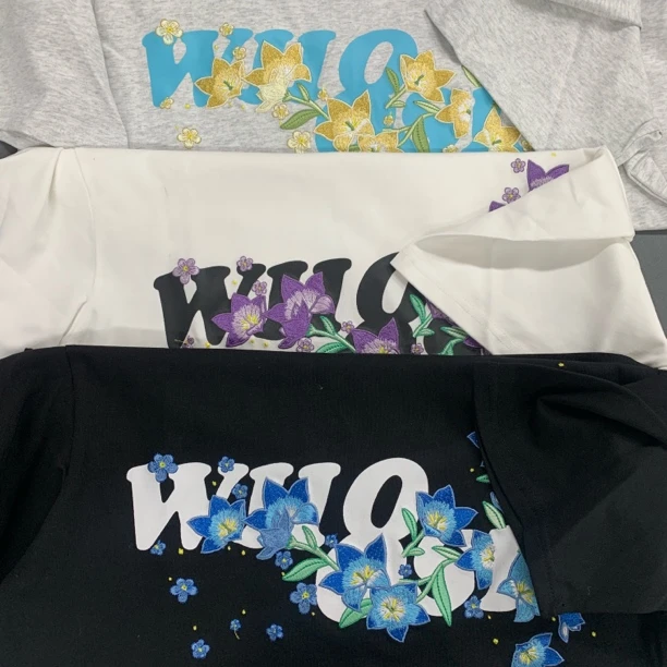 8家胸口花卉刺绣印花短袖t恤