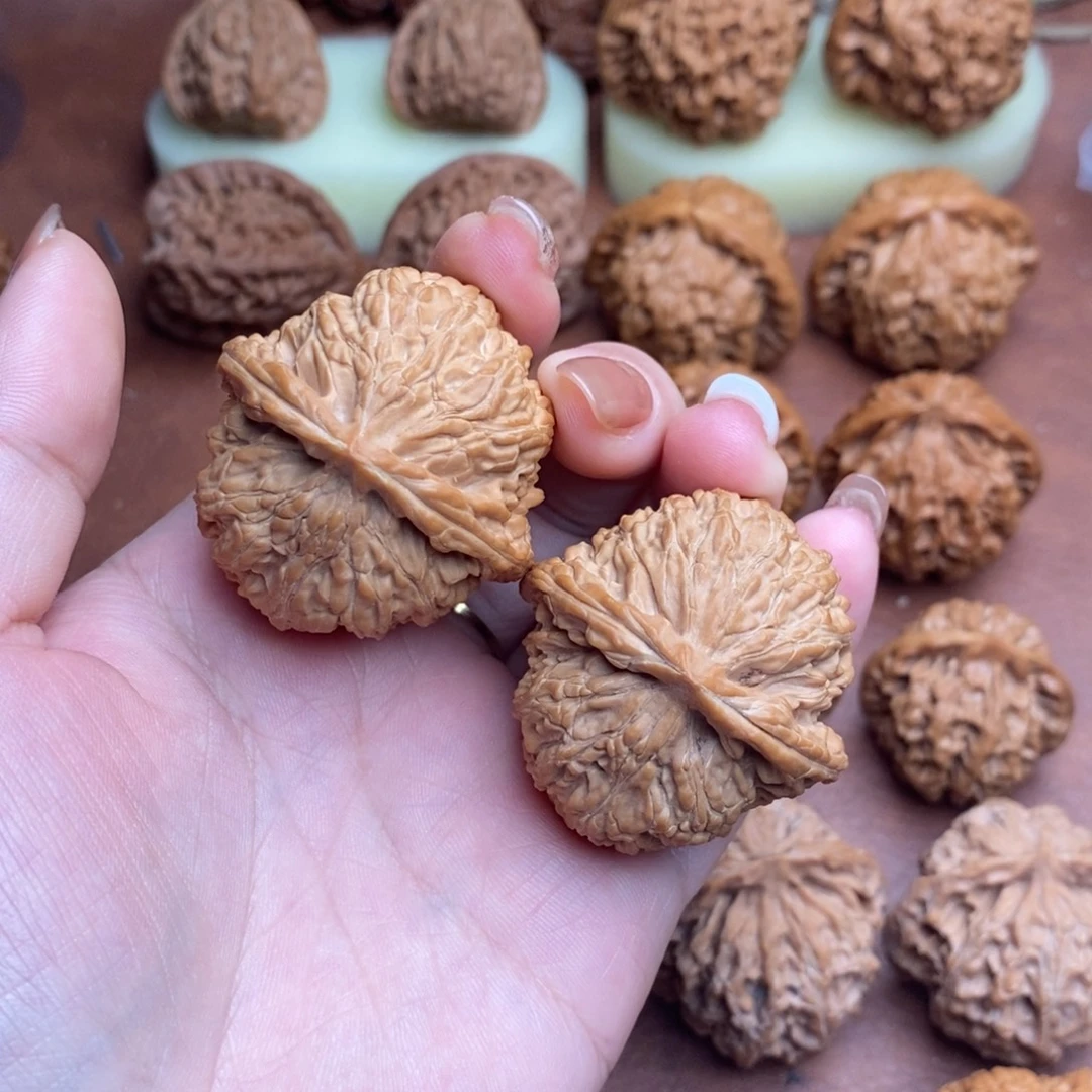 心***伤文玩核桃把件四喜