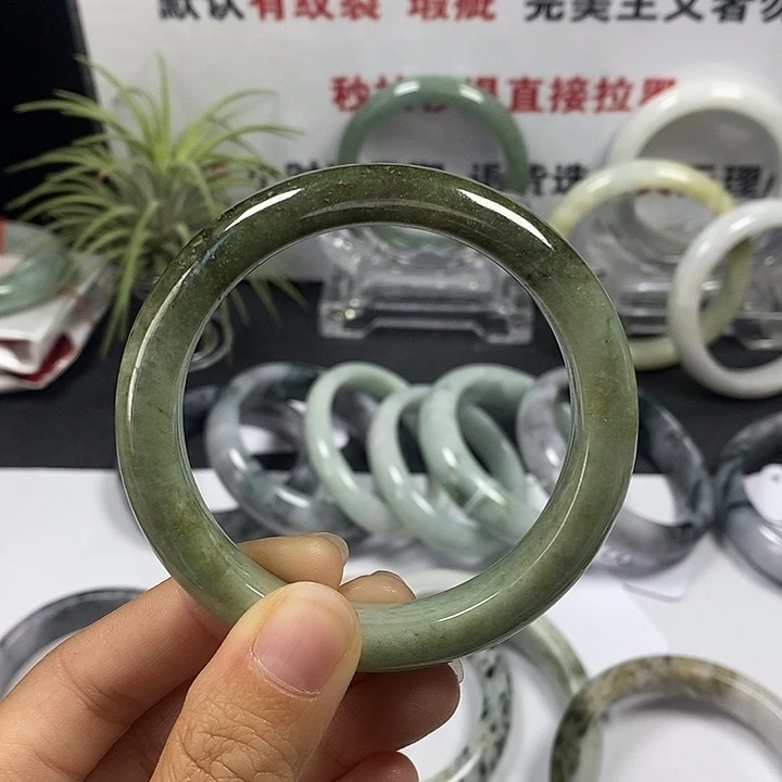 未镶嵌手镯翡翠51号。55.2圈