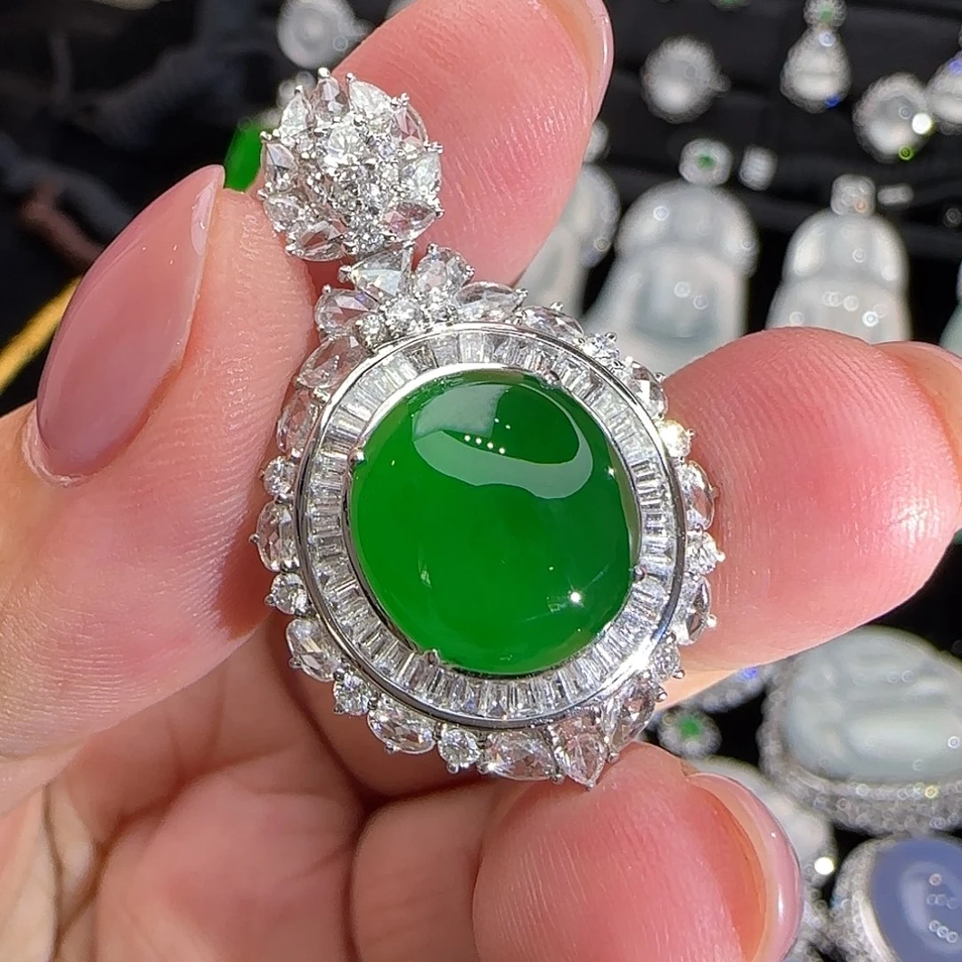 颈饰18K金镶嵌翡翠天然翡翠