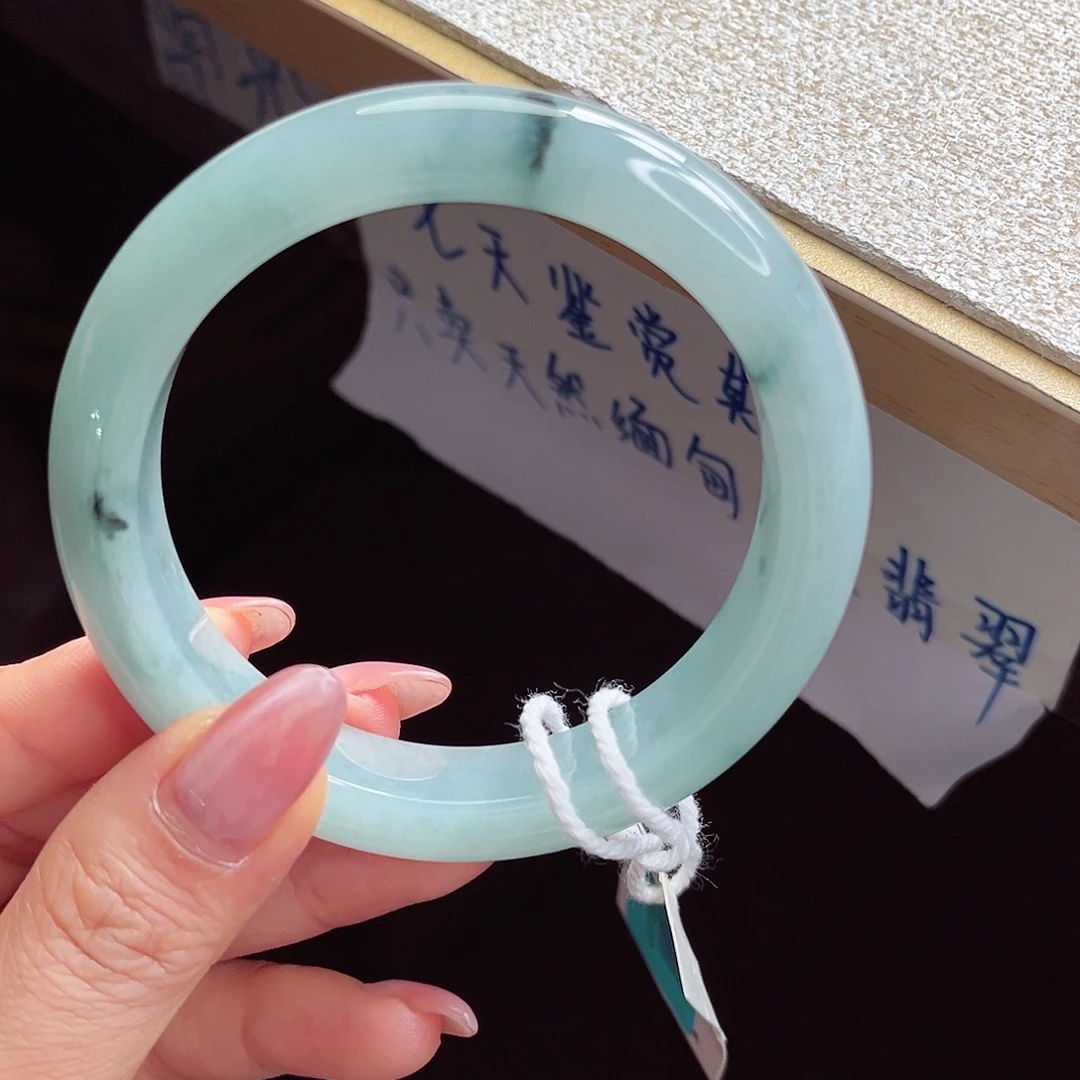 翡翠未镶嵌手镯手镯