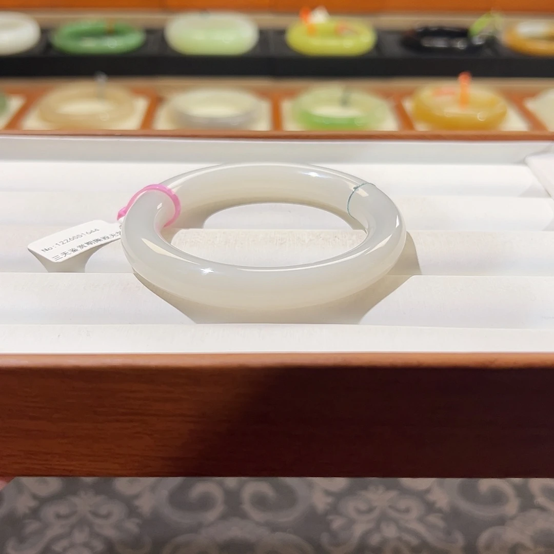 和田玉手镯未镶嵌  【浅浅浅浅浅紫】密度高