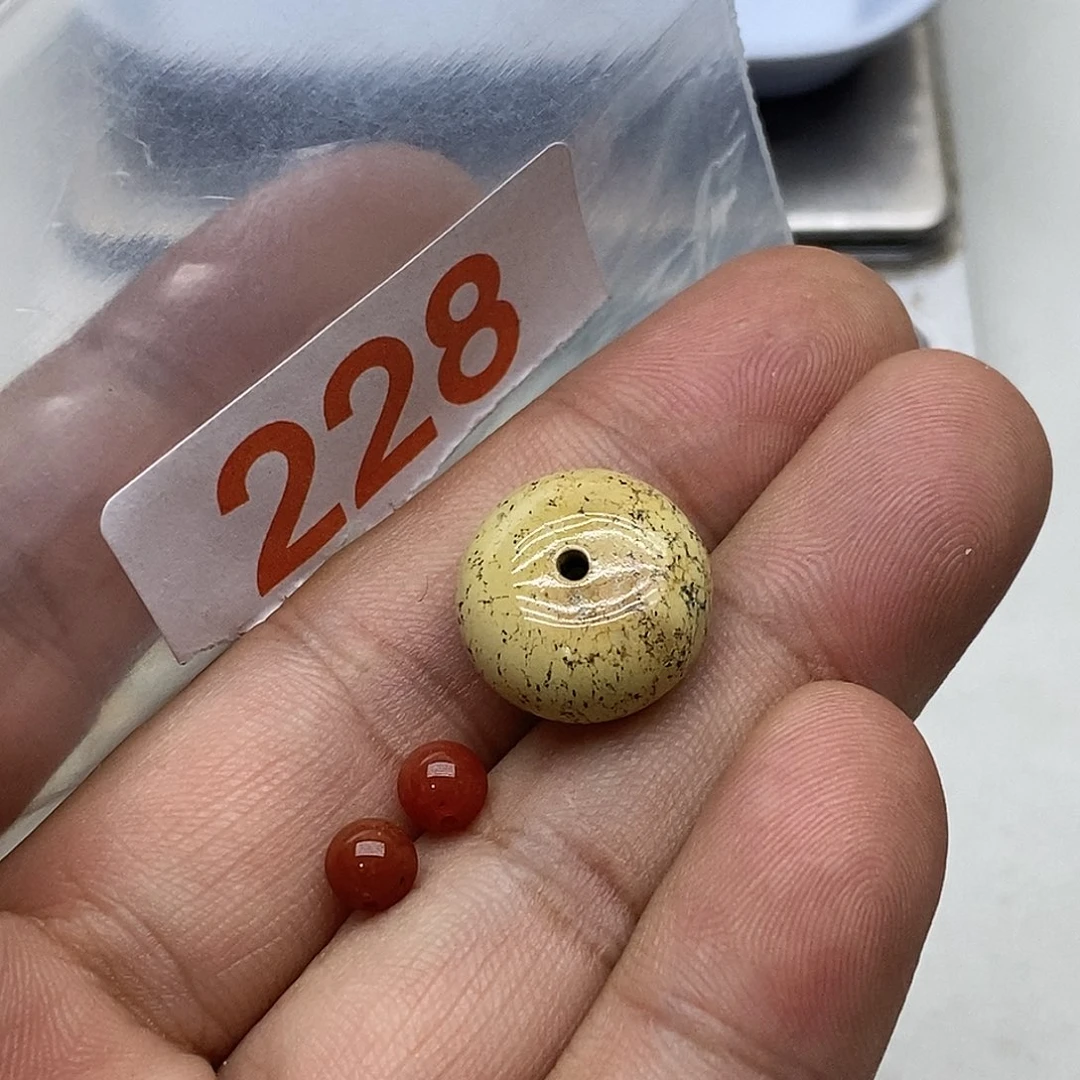 南红玛瑙未镶嵌珠宝奇石