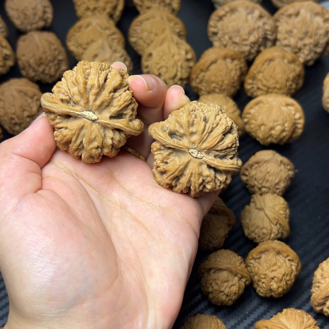 *****文玩核桃把件大粗筋46+47