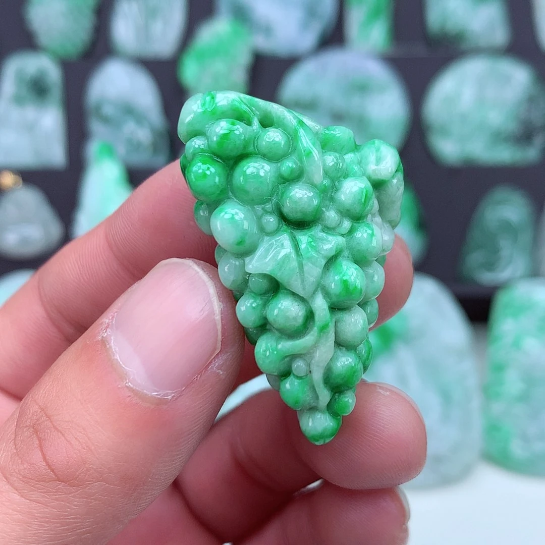 翡翠颈饰未镶嵌翡翠吊坠