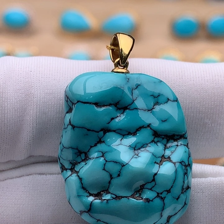 绿松石18K金镶嵌珠宝奇石