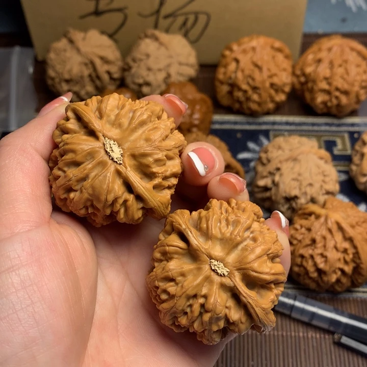 吊坠文玩核桃战****?瑕疵