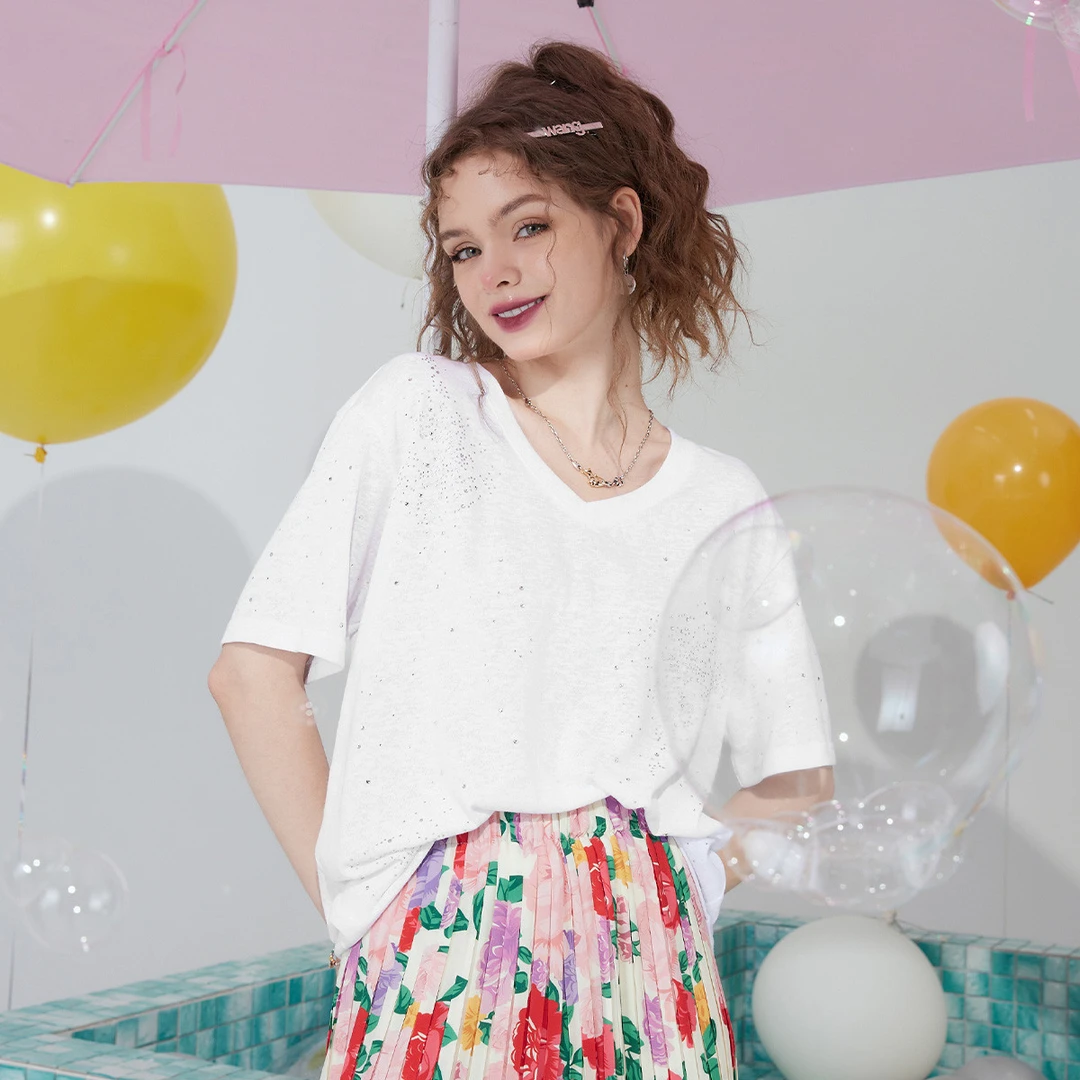 妖精的口袋2025 夏简约V领T恤清搭烫钻短袖上衣T恤女25205009