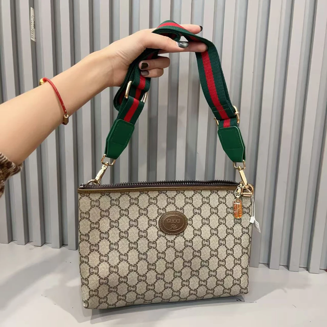 95新 GUCCI/古驰 兔兔奢G专属/古驰手拿包/240706114