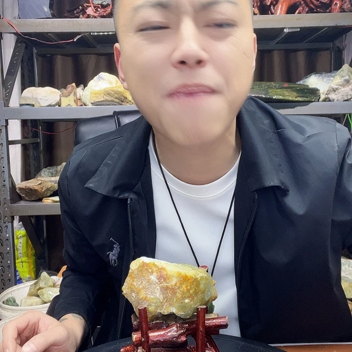 贝***壳蛇纹石玉未镶嵌珠宝奇石4