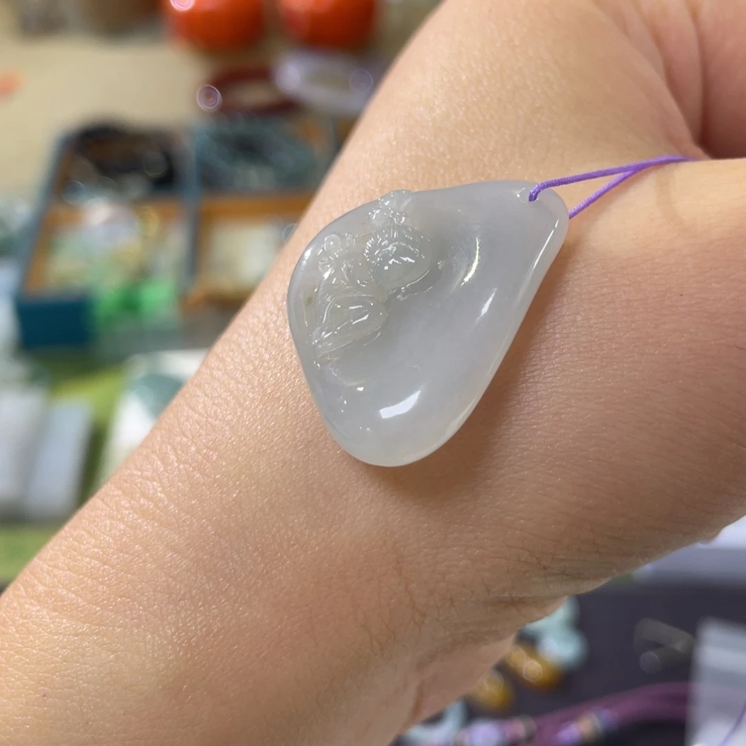 翡翠未镶嵌颈饰小天使