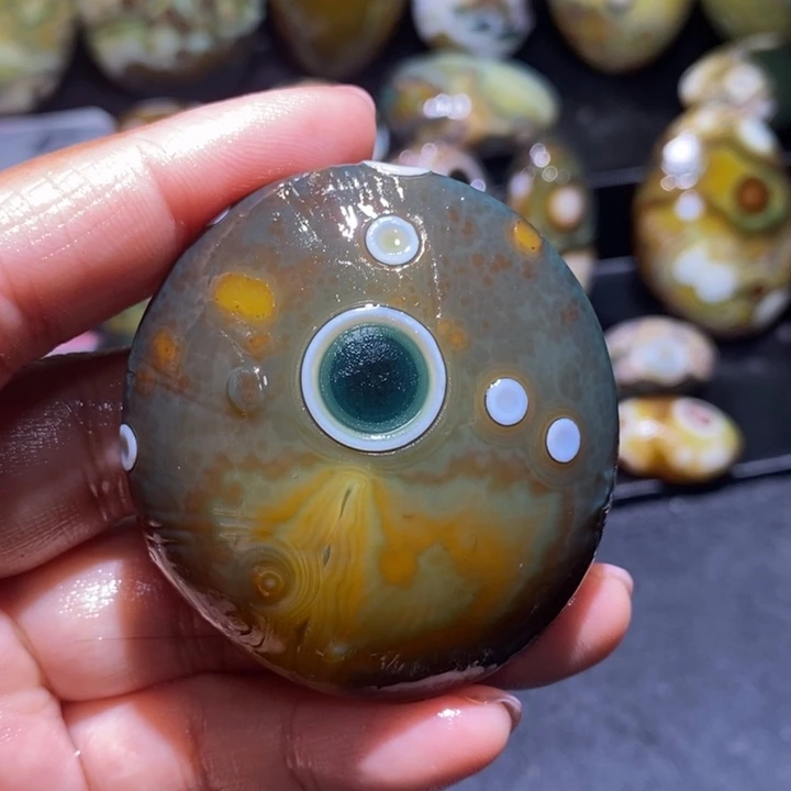 玛瑙/玉髓未镶嵌珠宝奇石98