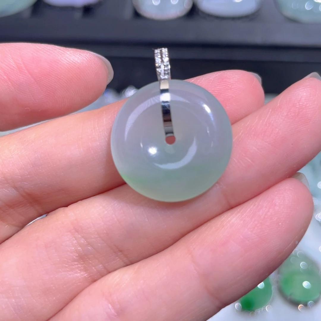 颈饰18K金镶嵌翡翠翡翠