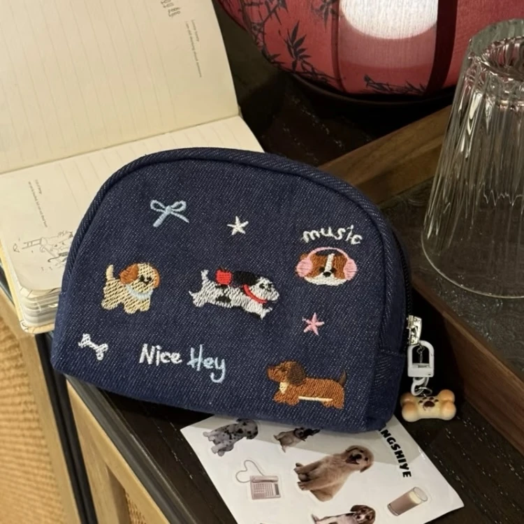 ZY新牛仔刺绣小狗可爱化妆包多功能收纳包便携通勤零钱包姨妈巾包