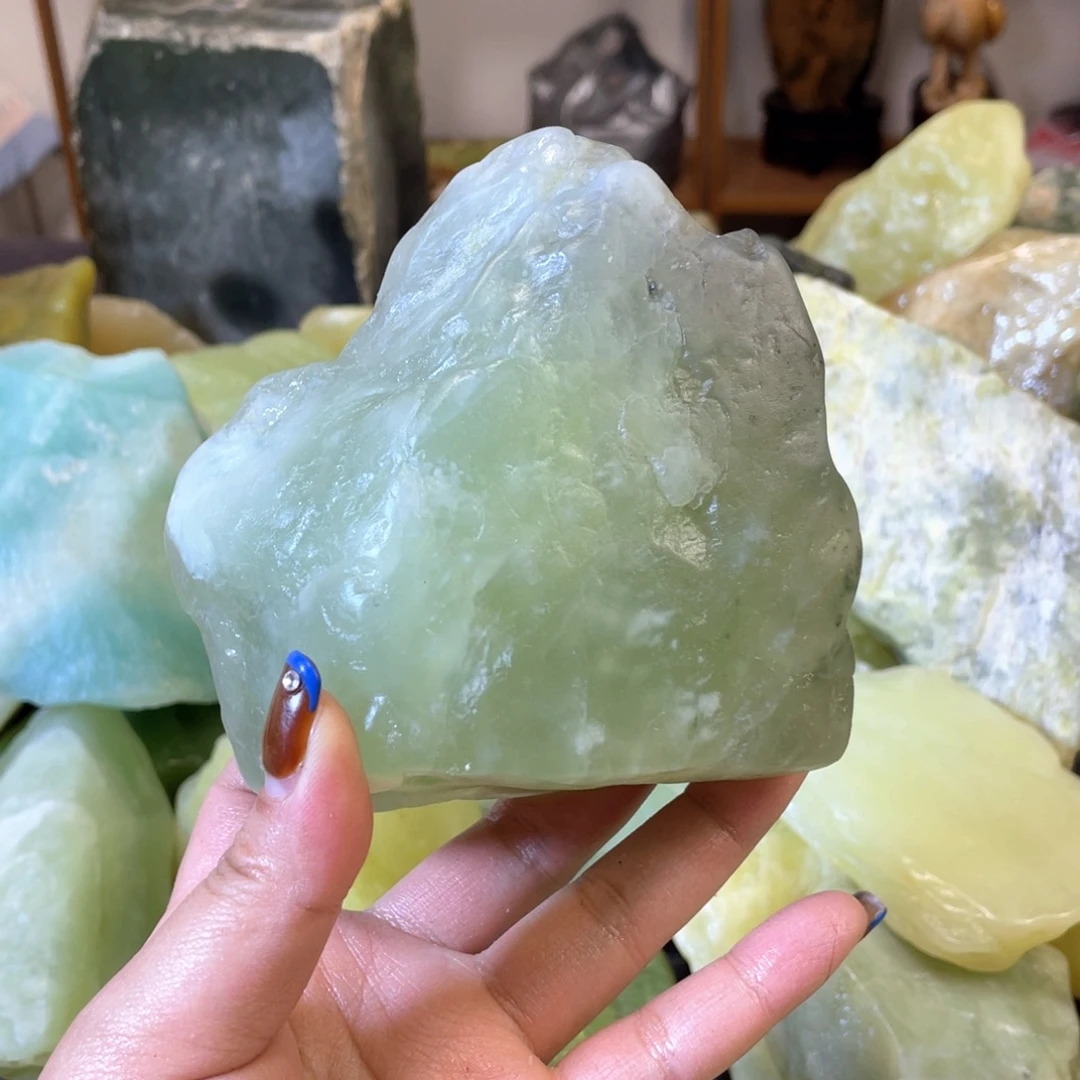 蛇纹石玉未镶嵌中国四大名玉简易