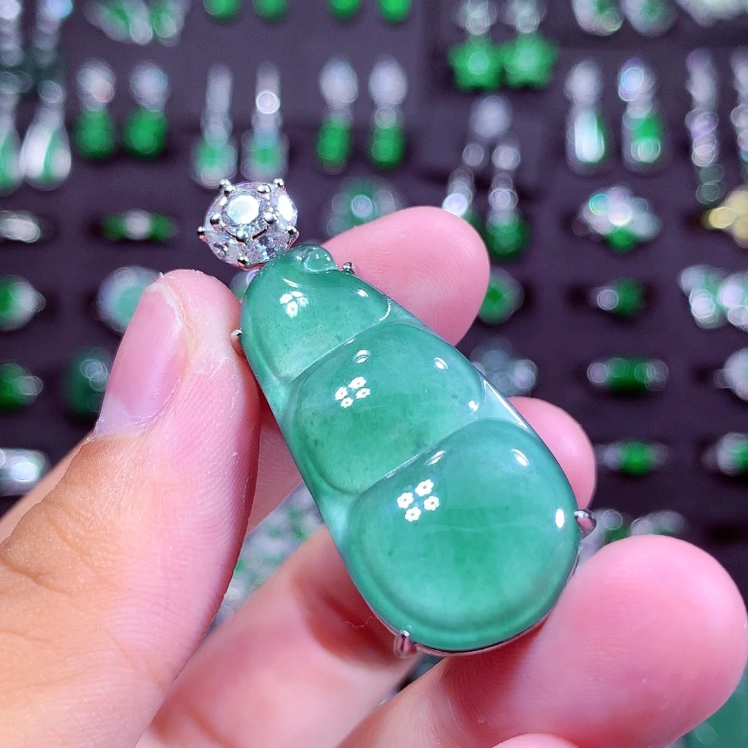 颈饰未镶嵌翡翠天然