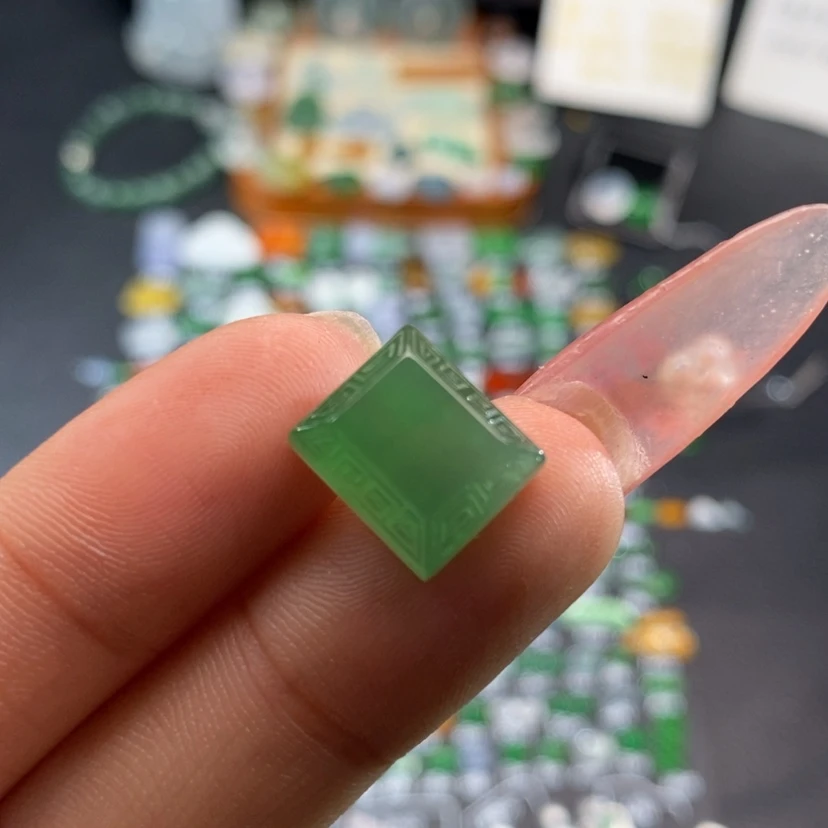 【闪购商品】翡翠挂件未镶嵌方块