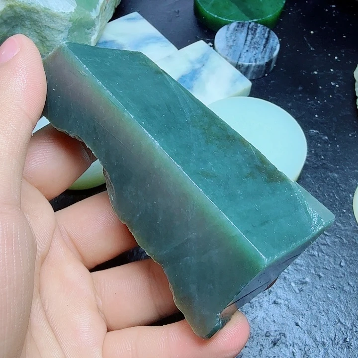 和田玉（糖玉）未镶嵌珠宝奇石