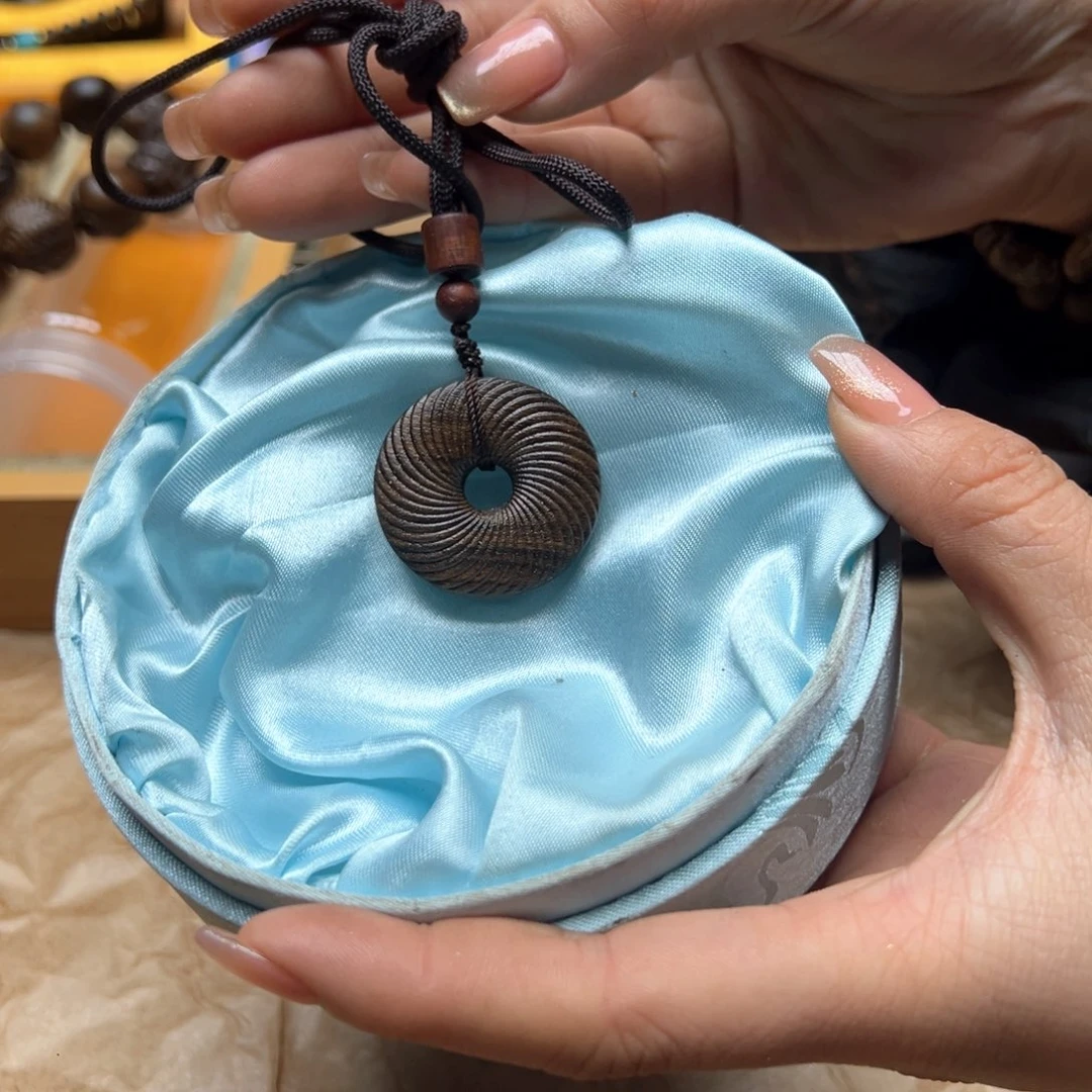 大叶紫檀（黑酸枝木类）