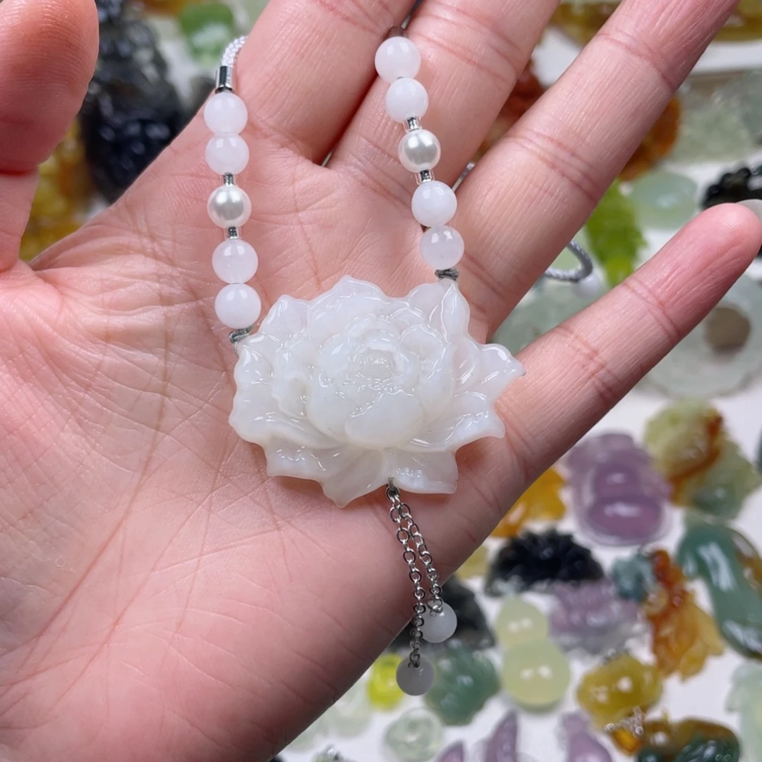 蛇纹石玉未镶嵌颈饰