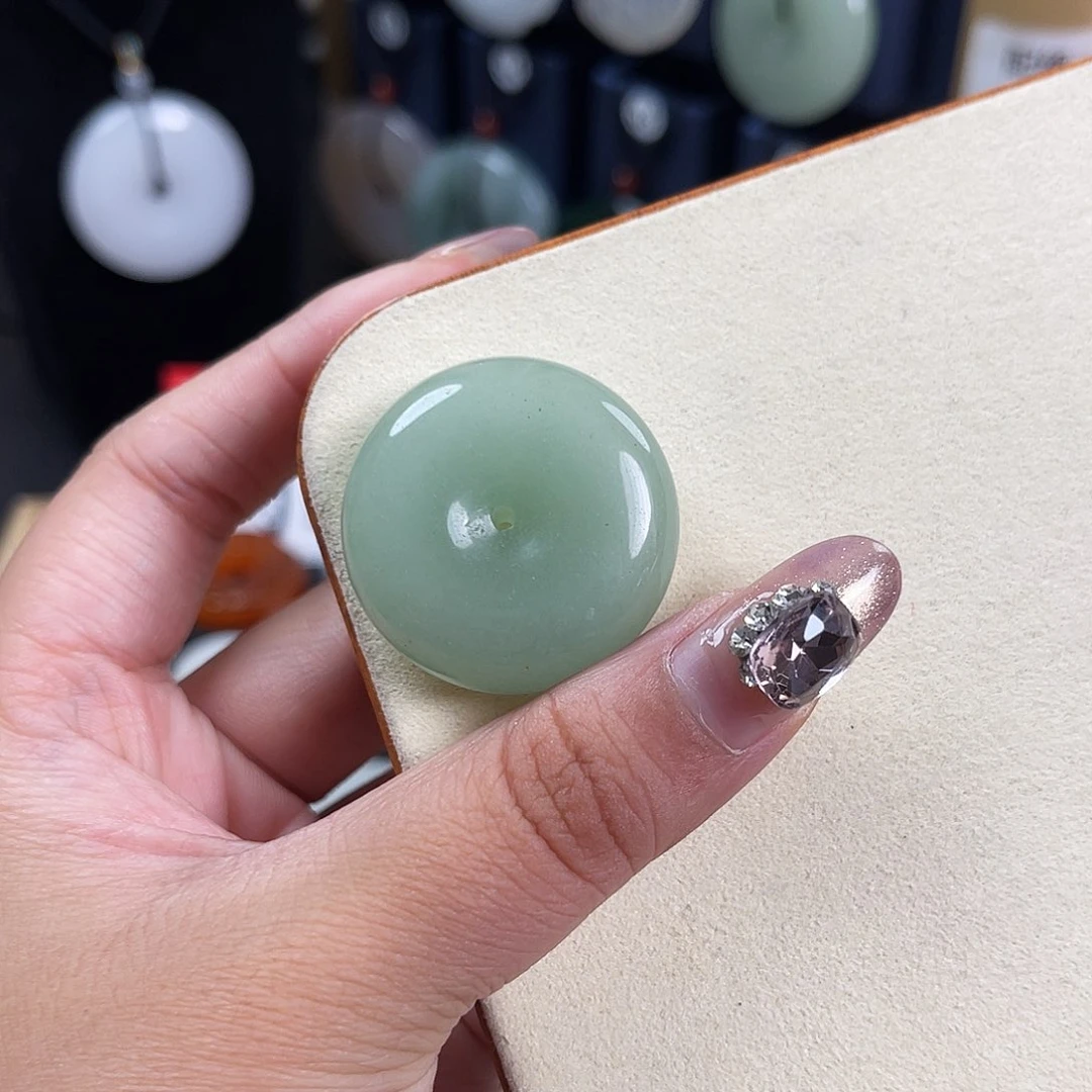 颈饰未镶嵌石英质玉a****m