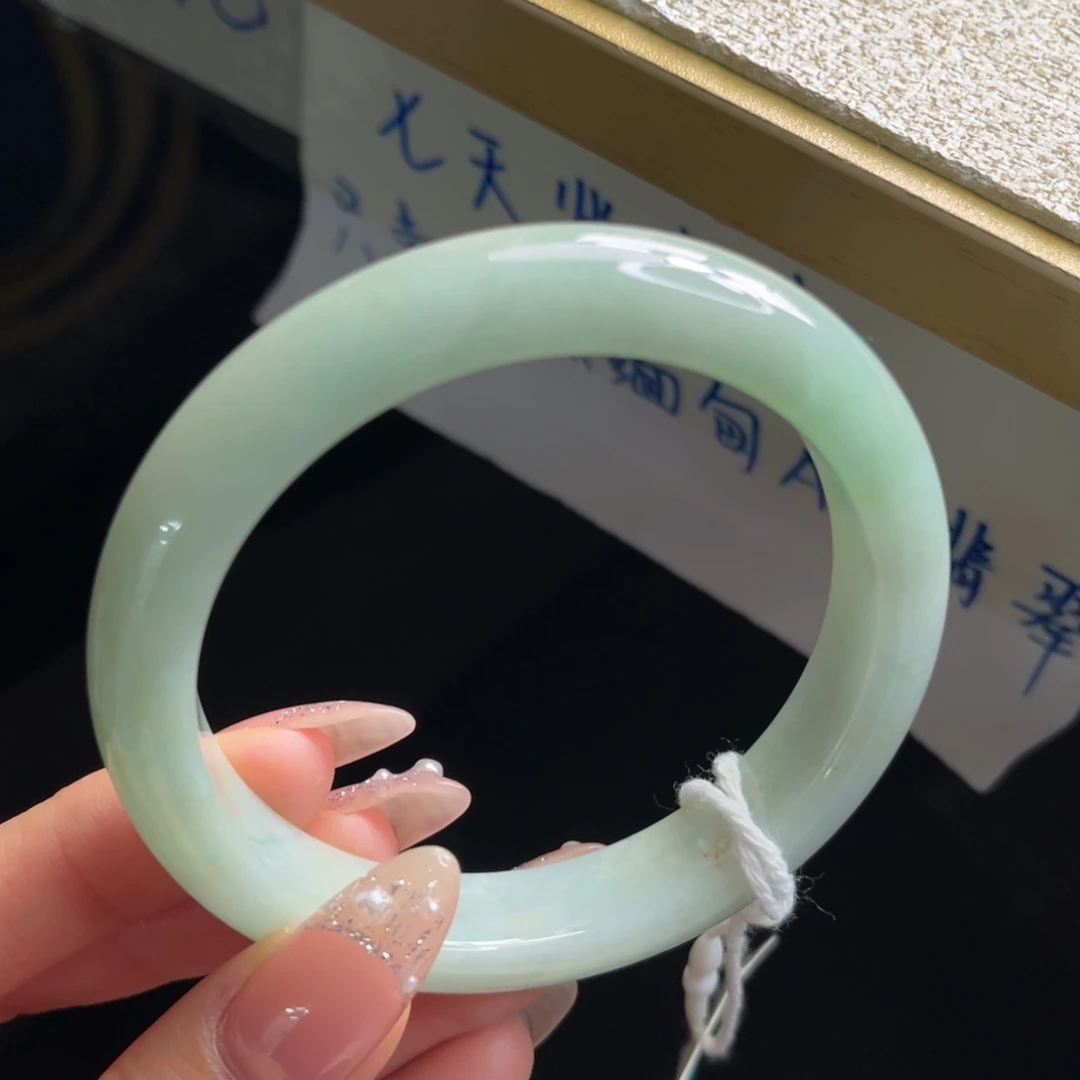 翡翠未镶嵌手镯手镯