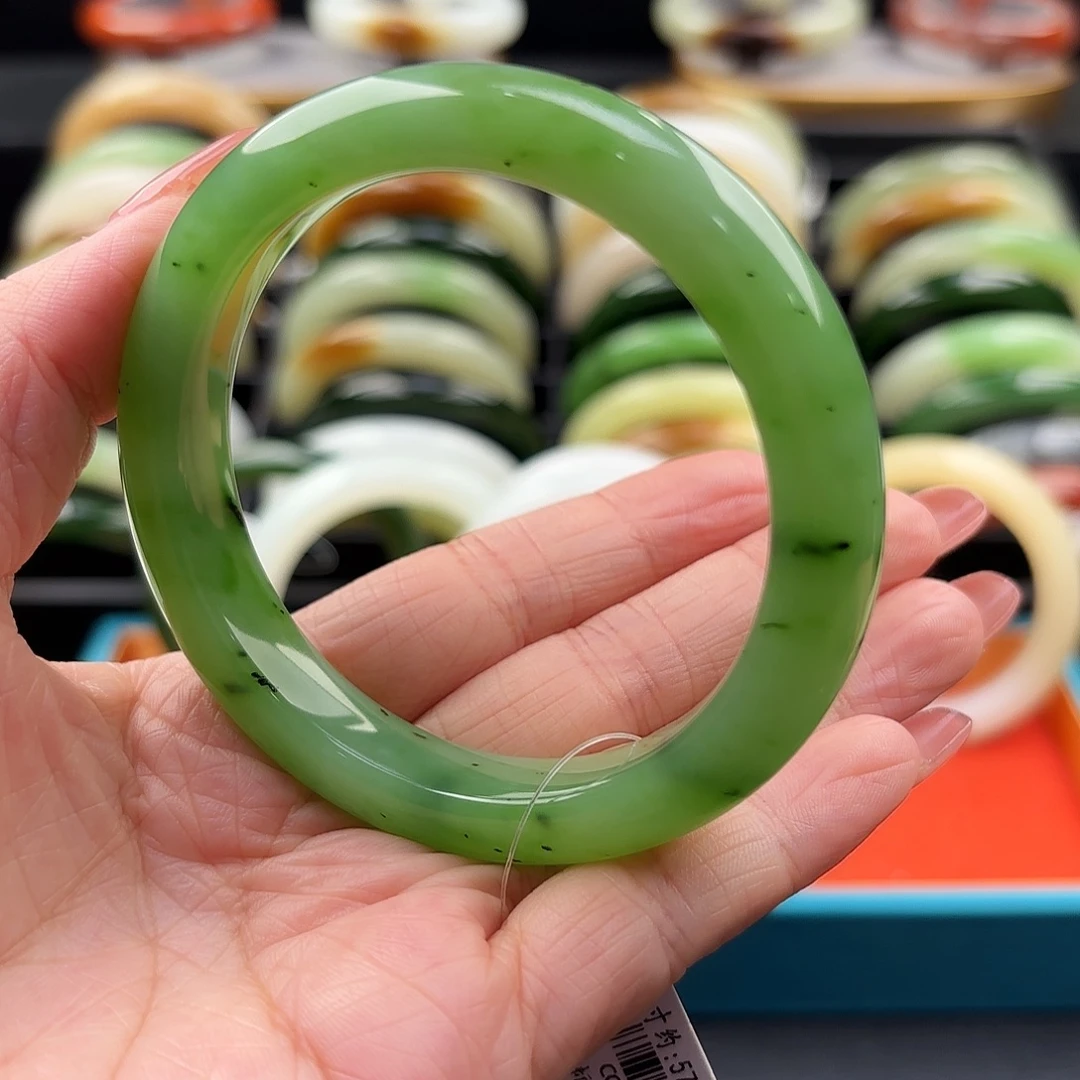 和田玉未镶嵌手镯万内乌兰海 有纹的包容57.5