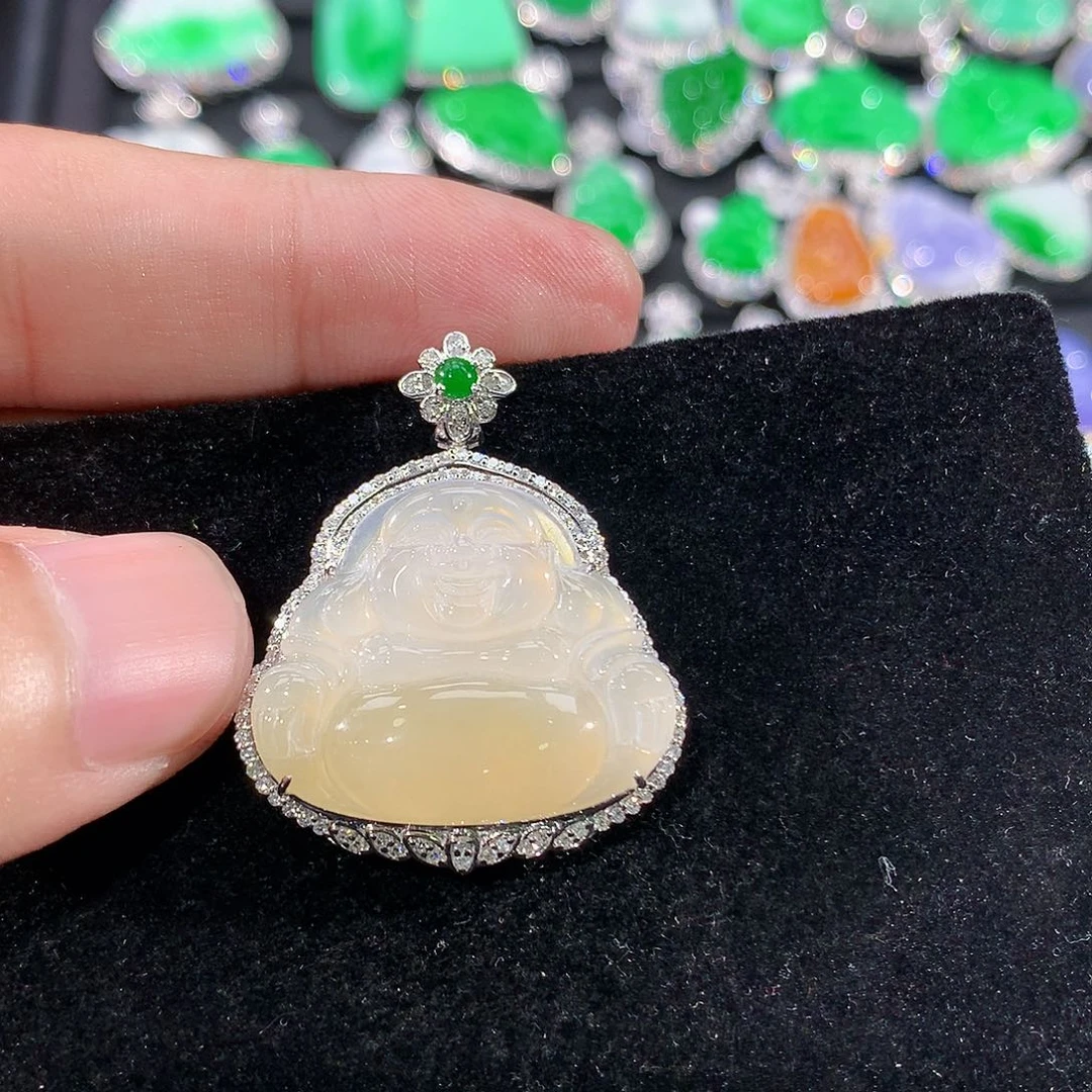 翡翠18K金镶嵌颈饰