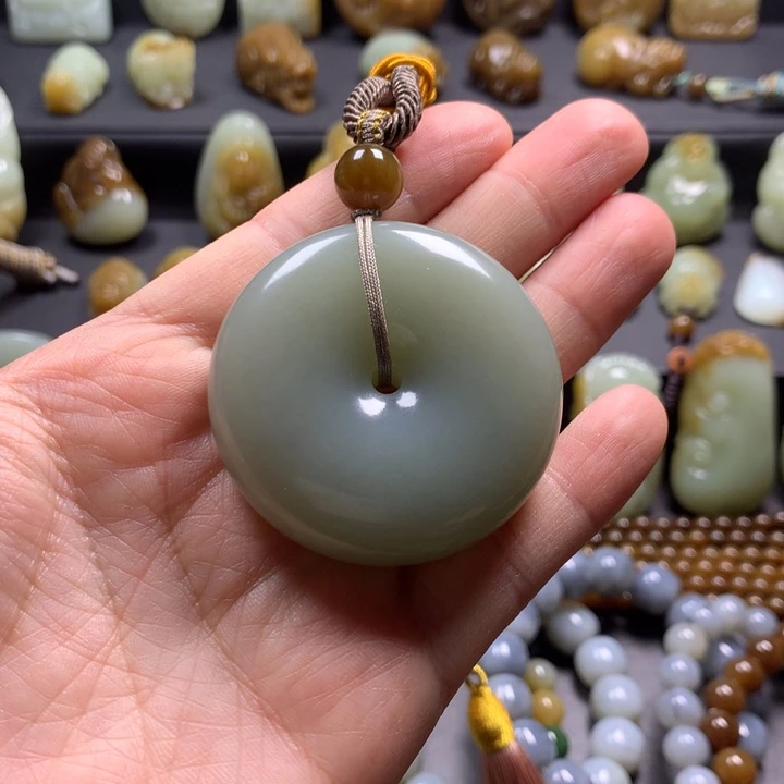 和田玉（糖玉）未镶嵌颈饰