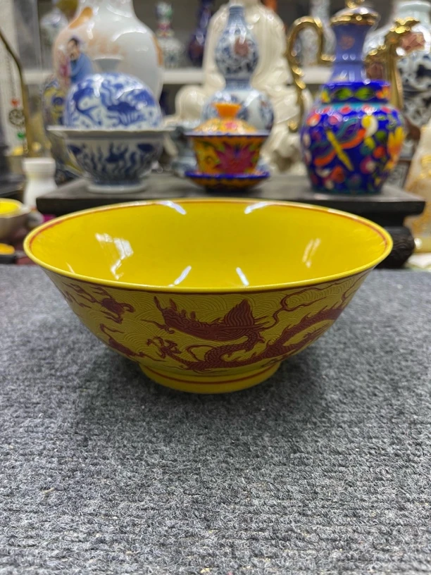 黄地红龙纹赏碗摆件