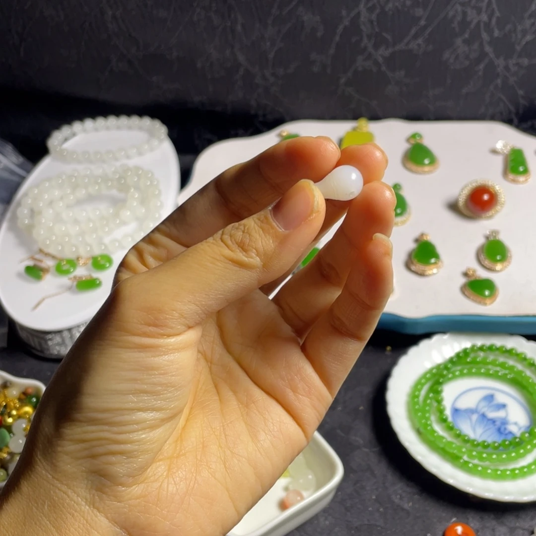 瑞***应和田玉未镶嵌手串