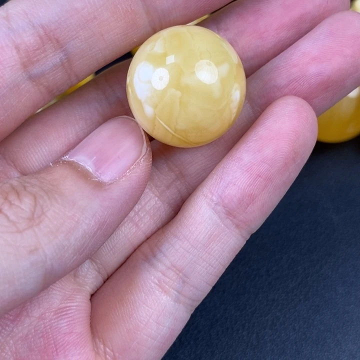 未镶嵌琥珀裸石天然156