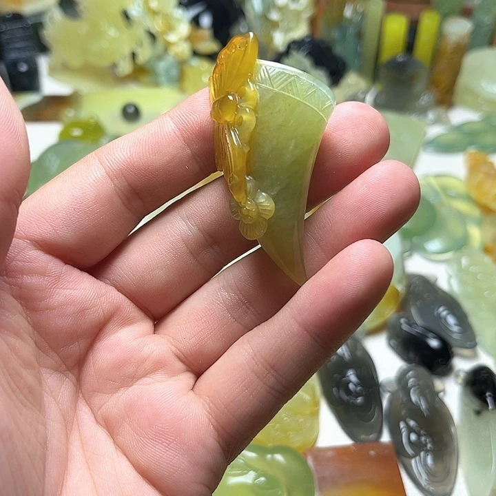 未镶嵌蛇纹石玉颈饰