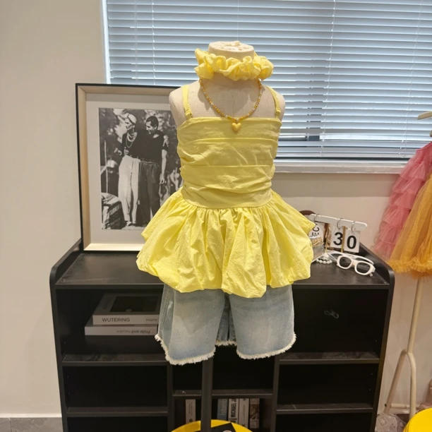 现货~黄色荷叶边上衣+牛仔裤A5-789/A5-557/A5-530