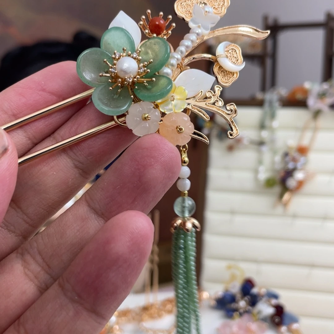 *****醋酸铁合金绿流苏发钗一支